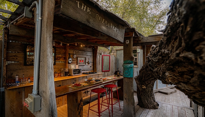 Outdoor Kitchen at Huggery Snuggery