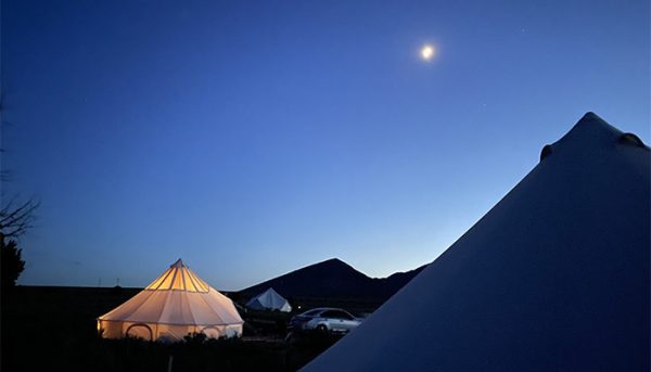 Photo inspiration: Visual Reference: Rock Wren Hideaway Glamping Near City Of Rocks